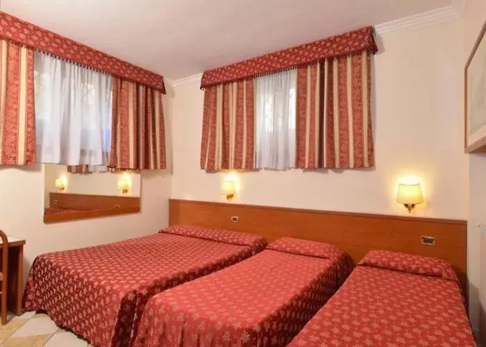 Hotel Chicago 2*