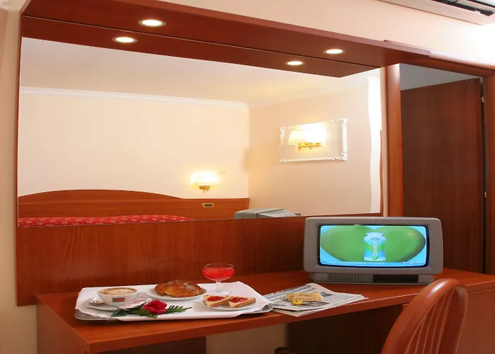 Hotel Chicago 2*